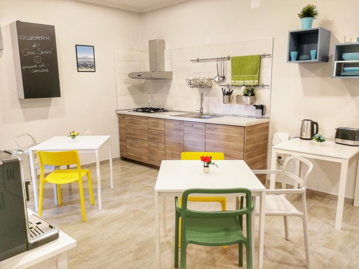 לינה וארוחת בוקר נאפולי Casa Sanni מראה חיצוני תמונה