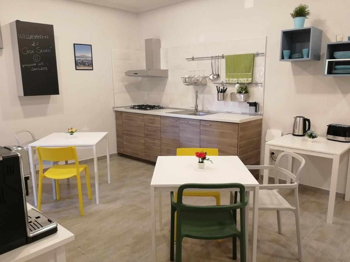 לינה וארוחת בוקר נאפולי Casa Sanni מראה חיצוני תמונה