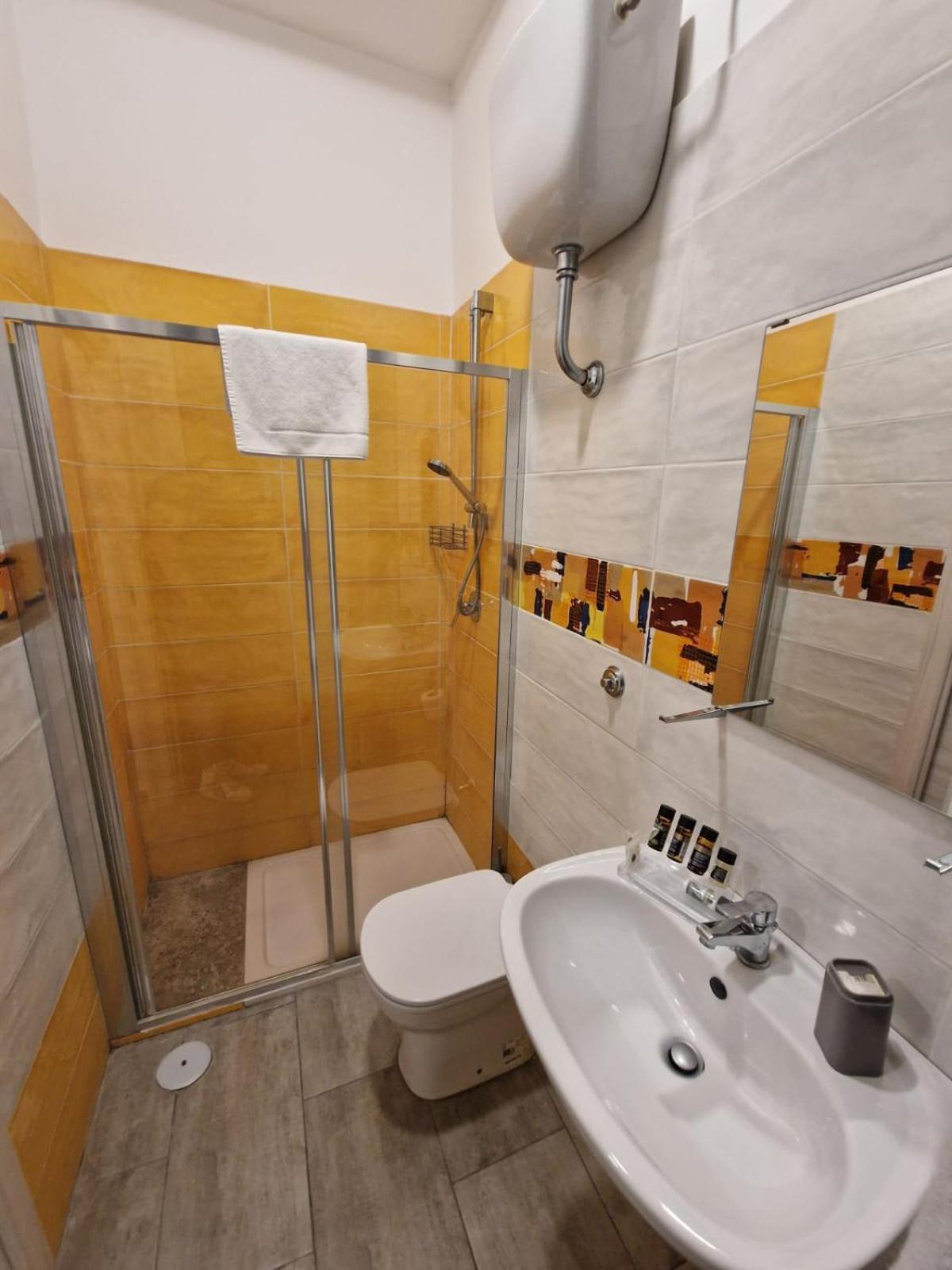 לינה וארוחת בוקר נאפולי Casa Sanni מראה חיצוני תמונה